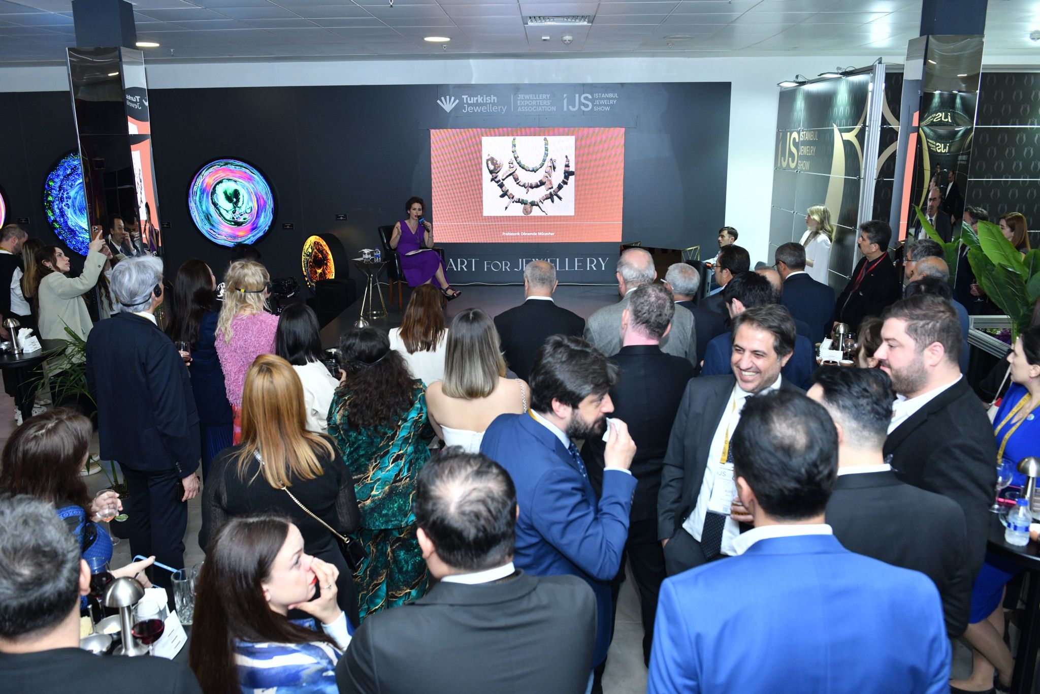 5fe55ed8-dd84-4225-9853-23fab8d46f81